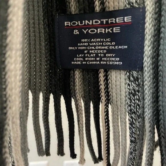Roundtree & Yorke Multi-Striped Knit Scarf - Picture 3 of 3